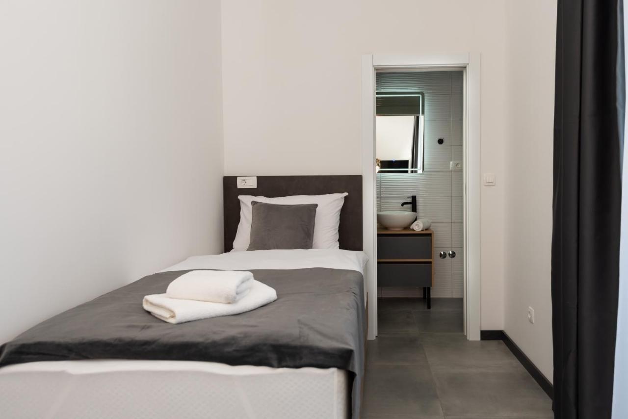 Kapov'S Rooms Kastela Luaran gambar
